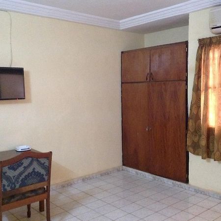 La Rose Des Sables Hotel Уагадугу Екстериор снимка